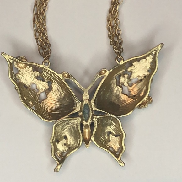 Lovely Butterfly Statement Necklace - Picture 6 of 6